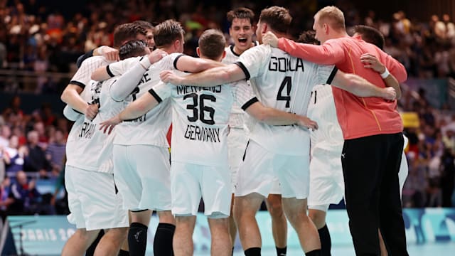 Deutschland startet mit Sieg im Kracher