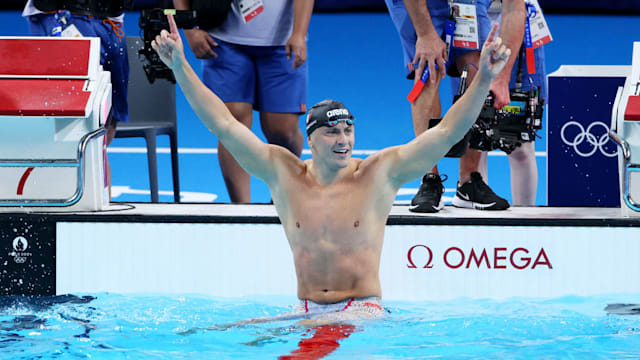 La storia dell'Italia a Parigi 2024: Nicolò Martinenghi vince l’oro nei 100m rana · Nuoto