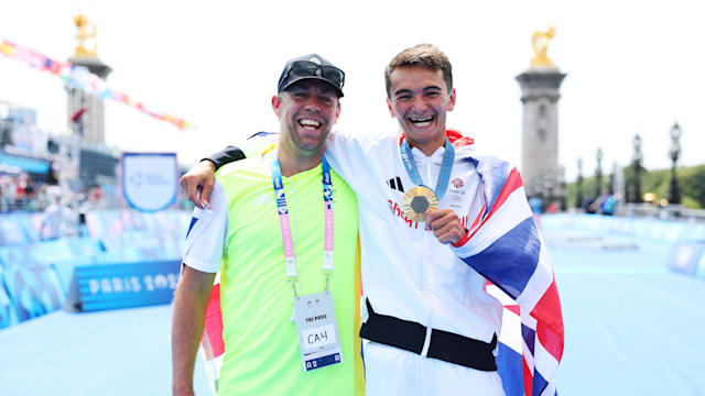 パリオリンピック 2024 ピンバッチ NOC アメリカ USA トライアスロン Paris 2024 – Honav USA