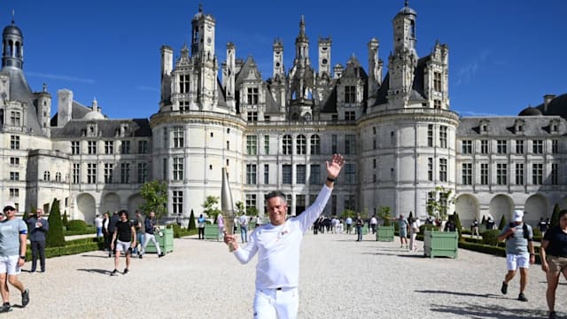 Olympic torch the queen of the castle in Loir-et-Cher!