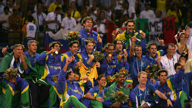 Em Atenas 2004, Brasil consagra geração que ganhou tudo no vôlei