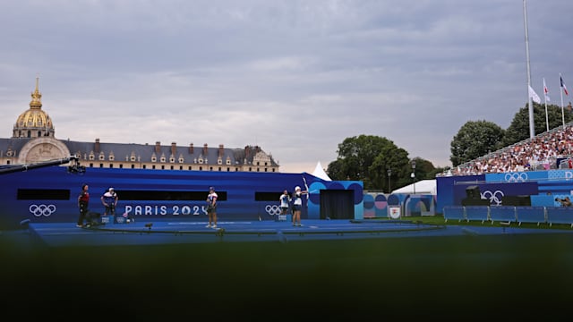 Au cœur d'une session de tir à l'arc sur l'Esplanade des Invalides