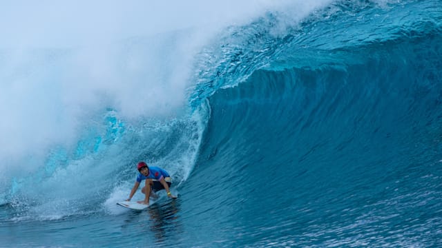 Women dominate first day of Olympic surfing at Paris 2024
