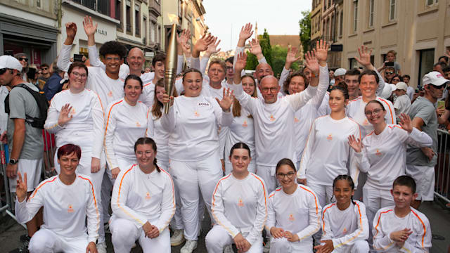 Une ferveur exceptionnelle dans Strasbourg pour la flamme olympique