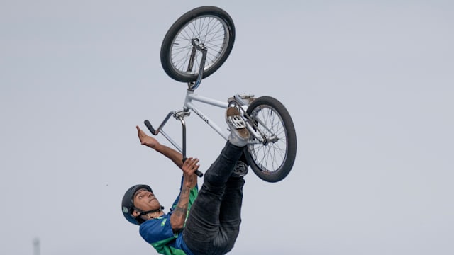 Amor pela bicicleta levou Gustavo Bala Loka do terrão a Paris 2024