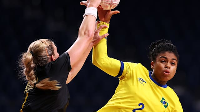 Em alta no handebol europeu, Bruna de Paula quer brilhar em Paris 2024