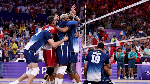 Francia se cuelga segundo oro consecutivo de voleibol masculino en París 2024. Mira el resumen del varonil y femenil