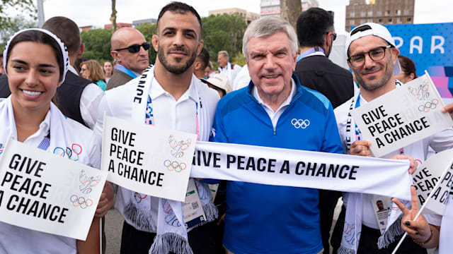 Olympic athletes call for peace from the Olympic Village – IOC President Bach: “You are the peace ambassadors of our time” 