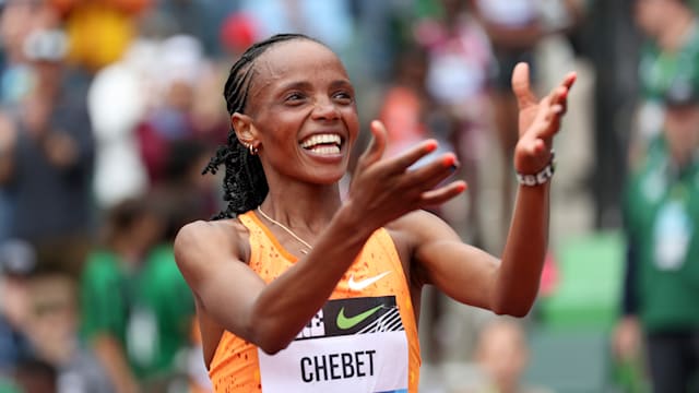 Beatrice Chebet, do Quênia, bate recorde mundial nos 10.000m do atletismo