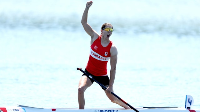 Katie Vincent beats Nevin Harrison to clinch historic single 200m gold in photo finish