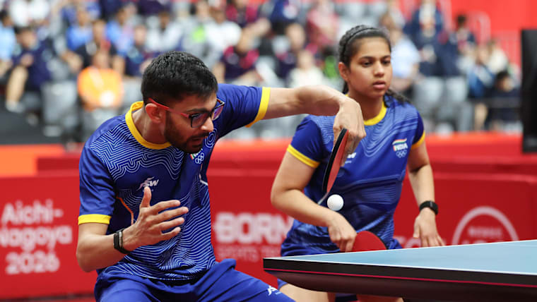 Table tennis Manush Shah, Diya Chitale 2