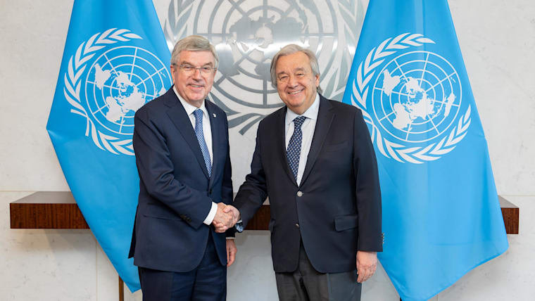 Le président du CIO accueilli par le secrétaire général de l'ONU, António Guterres