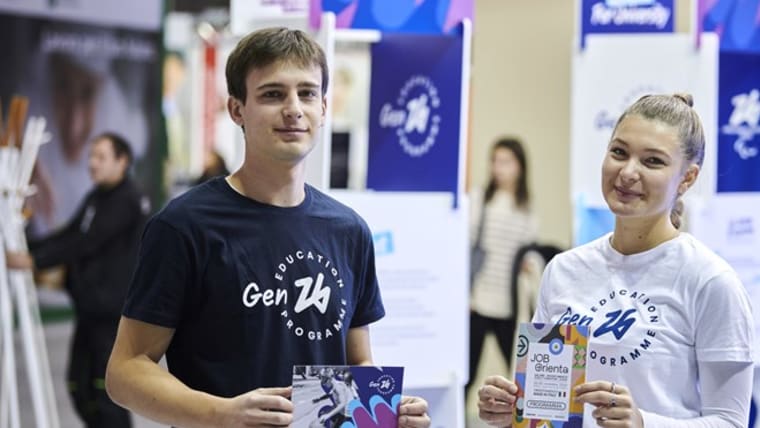 Foto di due ragazzi 