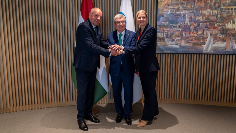 H.E. Dr. Tamas Sulyok, President of Hungary, IOC President Thomas Bach and IOC President-elect Kirsty Coventry