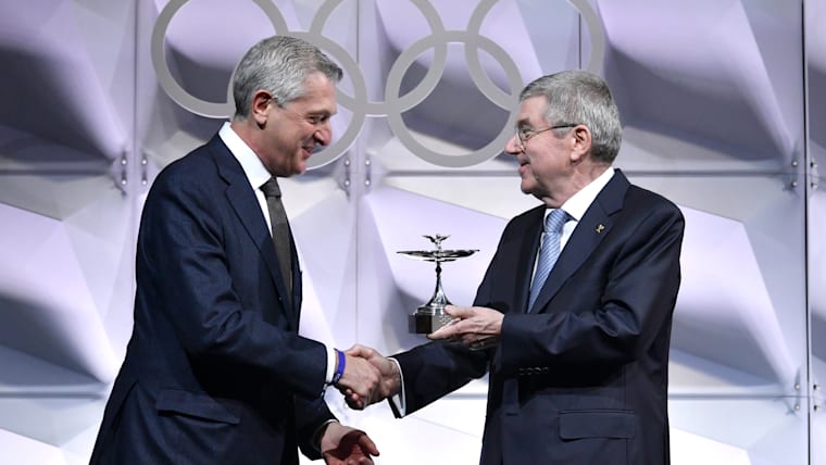 IOC awards Olympic Cup to UNHCR