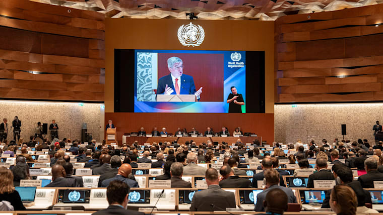 "Relever les défis mondiaux en matière de santé est un travail d'équipe", déclare le président du CIO à l'Assemblée mondiale de la santé – Le CIO et l'OMS prolongent leur accord de coopération jusqu'à fin 2025