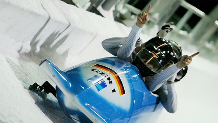Lange conduit les Allemands à un doublé palpitant en bobsleigh