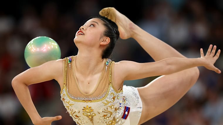 Praewa Misato Philaphandeth of Team Lao People's Democratic Republic competes