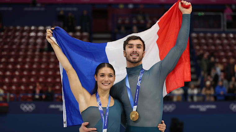 Laurence Fournier Beaudry (L) and Guillaume Cizeron at Milano Cortina 2026