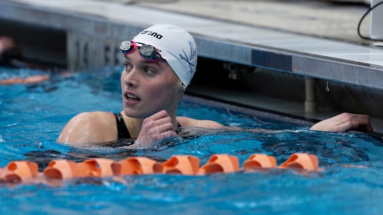 Claire Curzan of Virginia