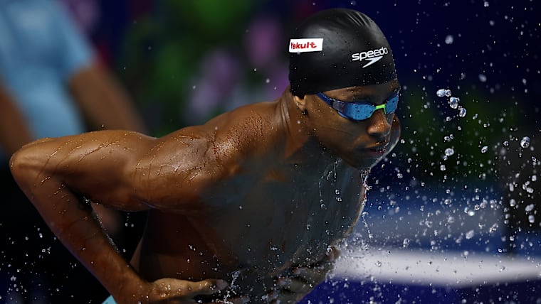 Lamar Taylor swimming The Bahamas 