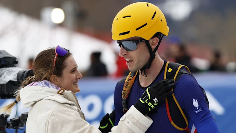 Le bonheur d'Emily Harrop à l'arrivée de Thibault Anselmet à l'issue du relais mixte.