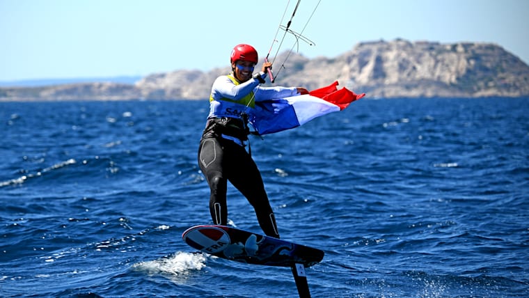 Championnats du monde de voile 2023 - Kitefoil : Lauriane Nolot en or, Axel Mazella en bronze | Résultats