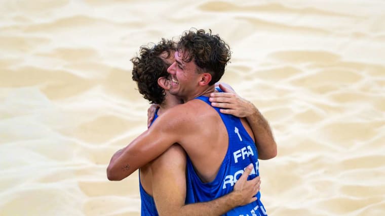 Rotar et Gauthier-Rat après leur victoire lors de la finale pour la 3e place