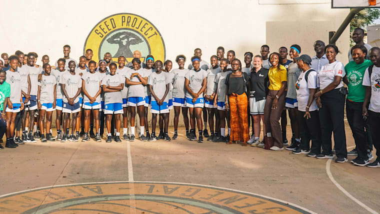 Une jeune leader du CIO change le monde par l’éducation et le basketball