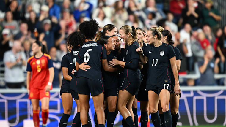 Mallory Swanson (USA) celebrates scoring a goal  during the international friendly match between United States and Spain