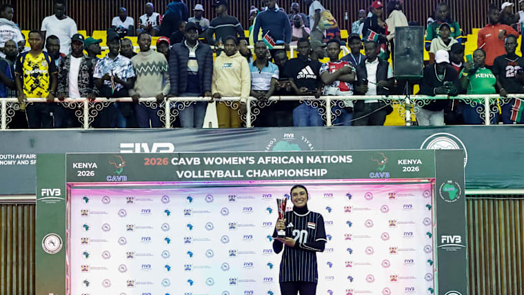 Mariam Meeto (EGY) with one of her awards
