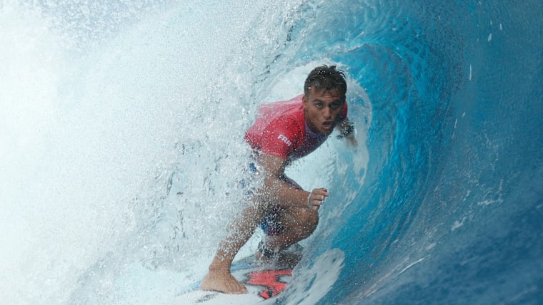 Kauli Vaast won gold in men's surfing at Paris 2024.