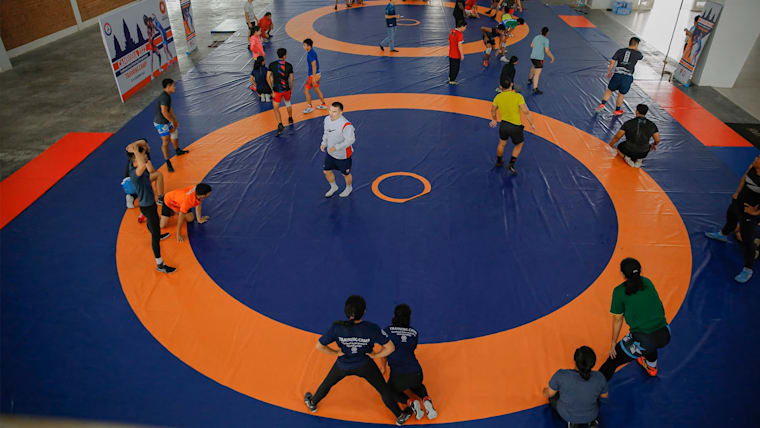 Au Cambodge, un camp spécialisé dans la lutte pour tisser un réseau et développer la confiance en soi