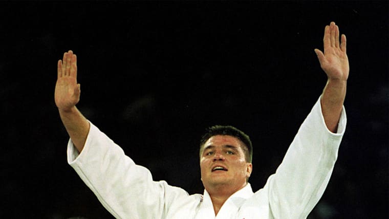 David Douillet writes judo history in Sydney in 2000