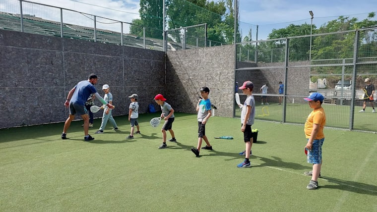 A pickleball class with Ukrainian kids in Moldova (2023)