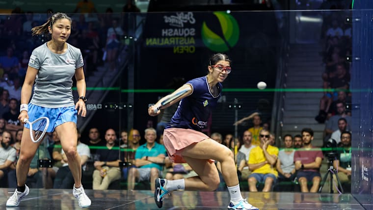 Amina Orfi (R) takes on Satomi Watanabe