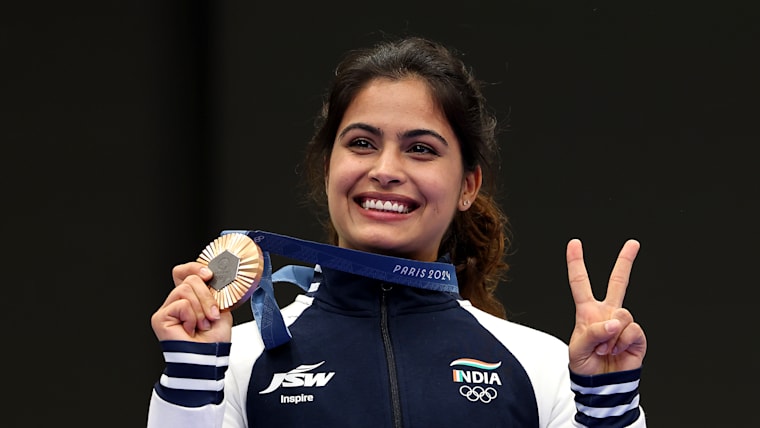 Manu Bhaker Biography, Medals, Records and Age