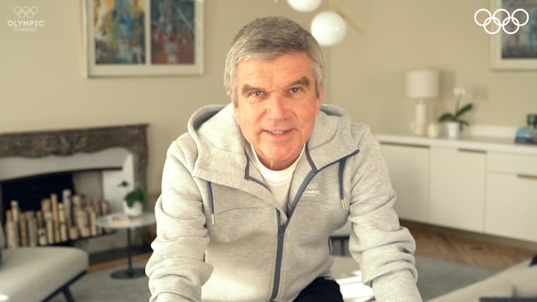 Le président du CIO, Thomas Bach, se joint aux athlètes et fans olympiques et lance un appel à rester actif