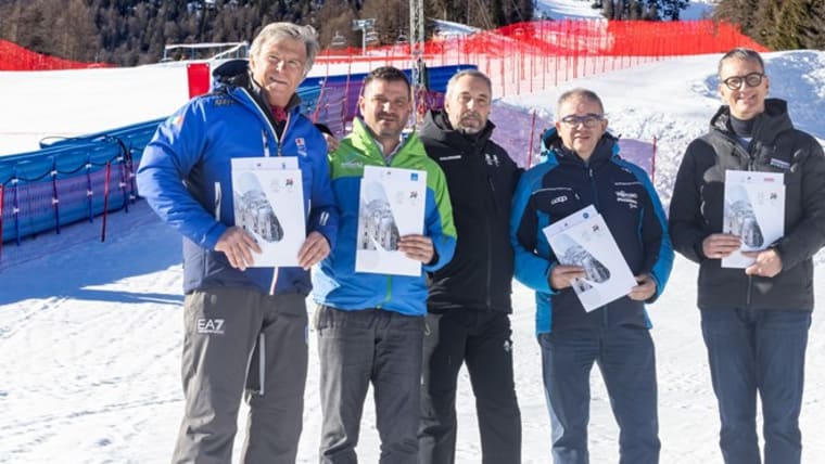 Foto di gruppo dei membri di EDE