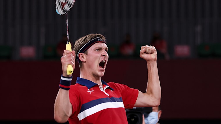 Indonesia Open 2022: Viktor Axelsen retains men's singles title