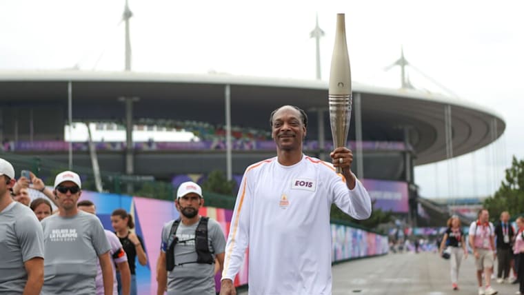 La Flamme a brillé de Saint-Denis à Paris pour une dernière étape en apothéose avant la Cérémonie d’ouverture des Jeux de Paris 2024