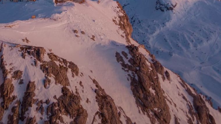 Foto dei monti innevati di Cortina