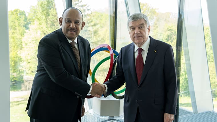 Ahmed Abu Elgasim Hashim, President of the Sudanese National Olympic Committee, and IOC President Thomas Bach