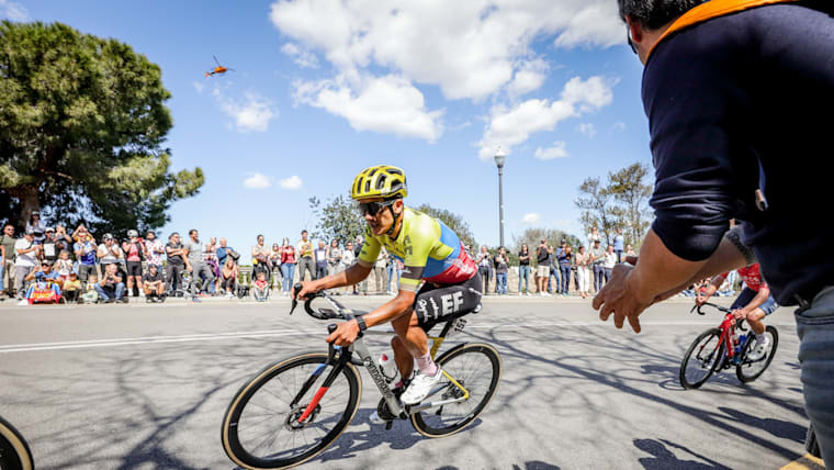 Richard Carapaz racing at Volta a Catalunya 2023