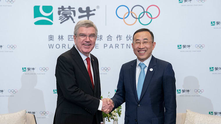 Le président du CIO rencontre le PDG du partenaire olympique mondial Mengniu, Jeffrey Lu, à Beijing 