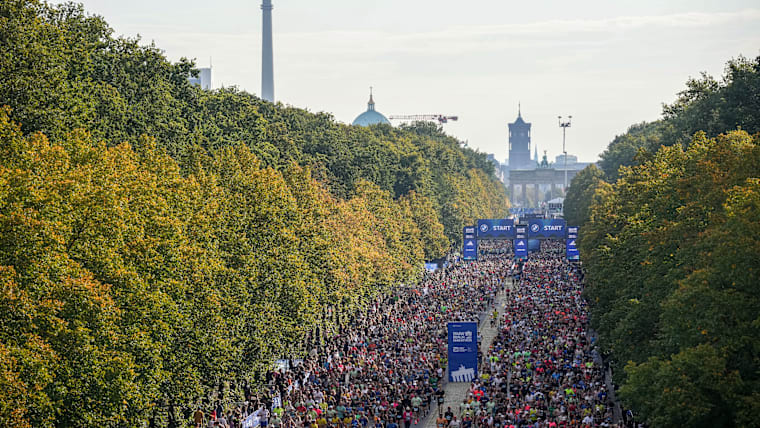 Vue générale du départ du Marathon de Berlin 2025 
