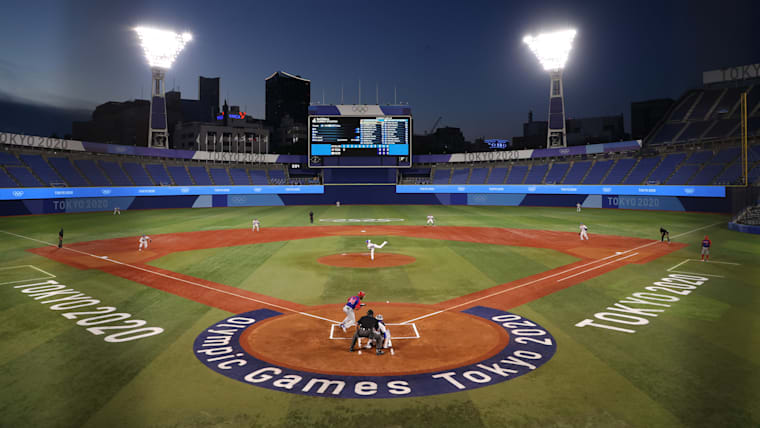 Vue générale du match de baseball entre la République dominicaine et la République de Corée depuis Yokohama à Tokyo 2020