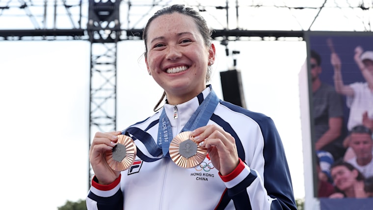 Siobhan Haughey won two bronze medals at Paris 2024.