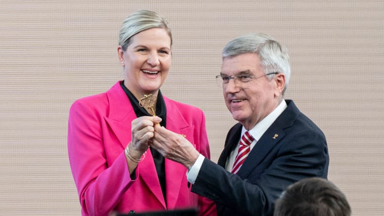 2025-06-23-handover-gallery