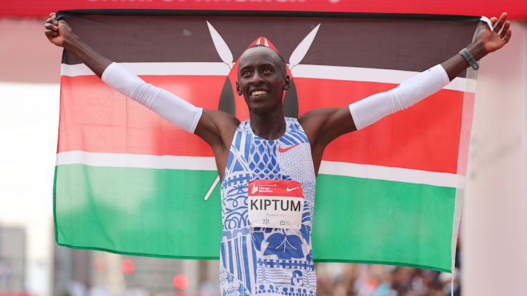 Maratona de Chicago 2023: Kelvin Kiptum pulveriza recorde mundial de Eliud Kipchoge